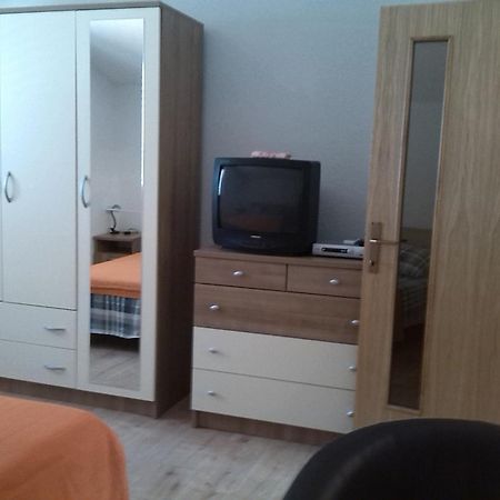 Apartments Batarilo Gornji Karin Chambre photo