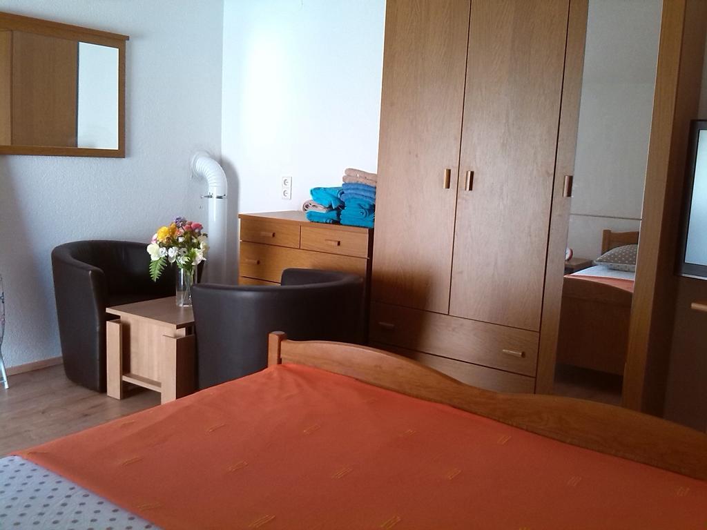 Apartments Batarilo Gornji Karin Chambre photo
