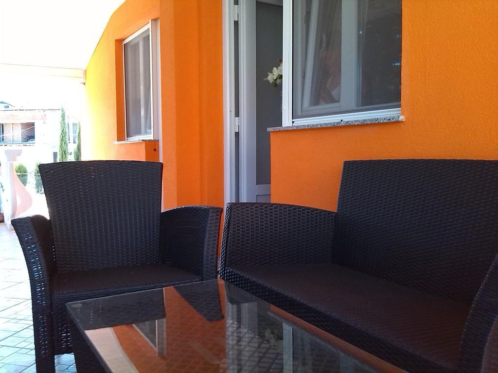 Apartments Batarilo Gornji Karin Chambre photo