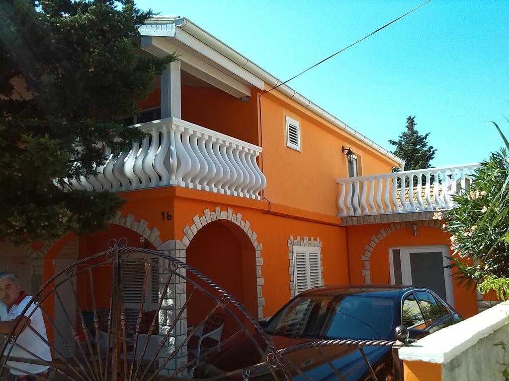 Apartments Batarilo Gornji Karin Extérieur photo